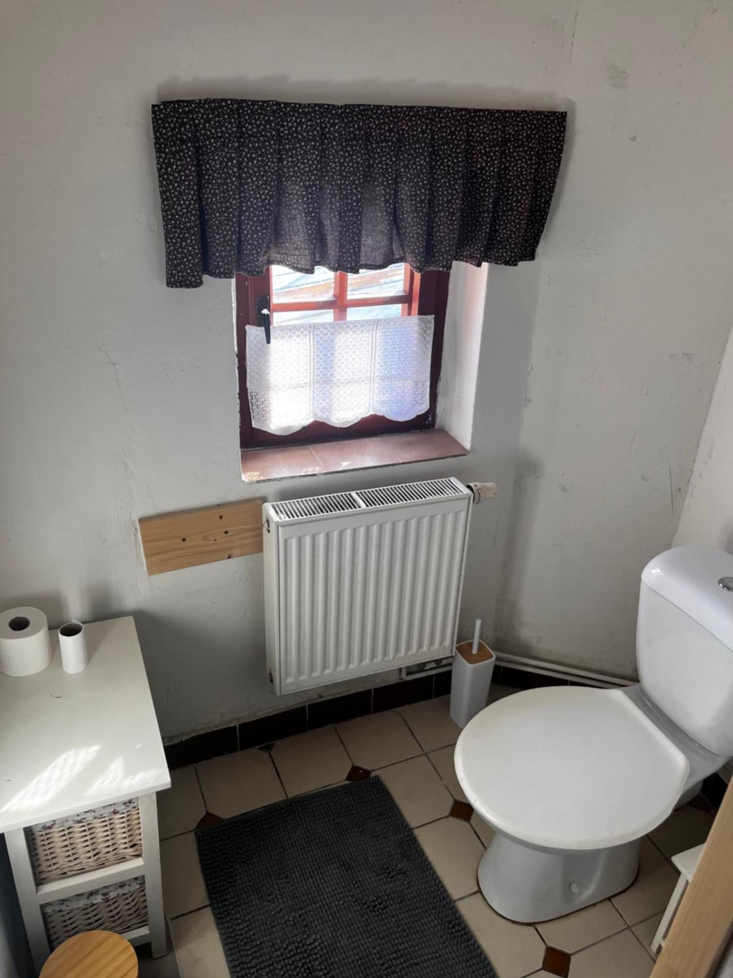 Restaurace A Penzion Vlci Jama Horní Blatná Exteriör bild