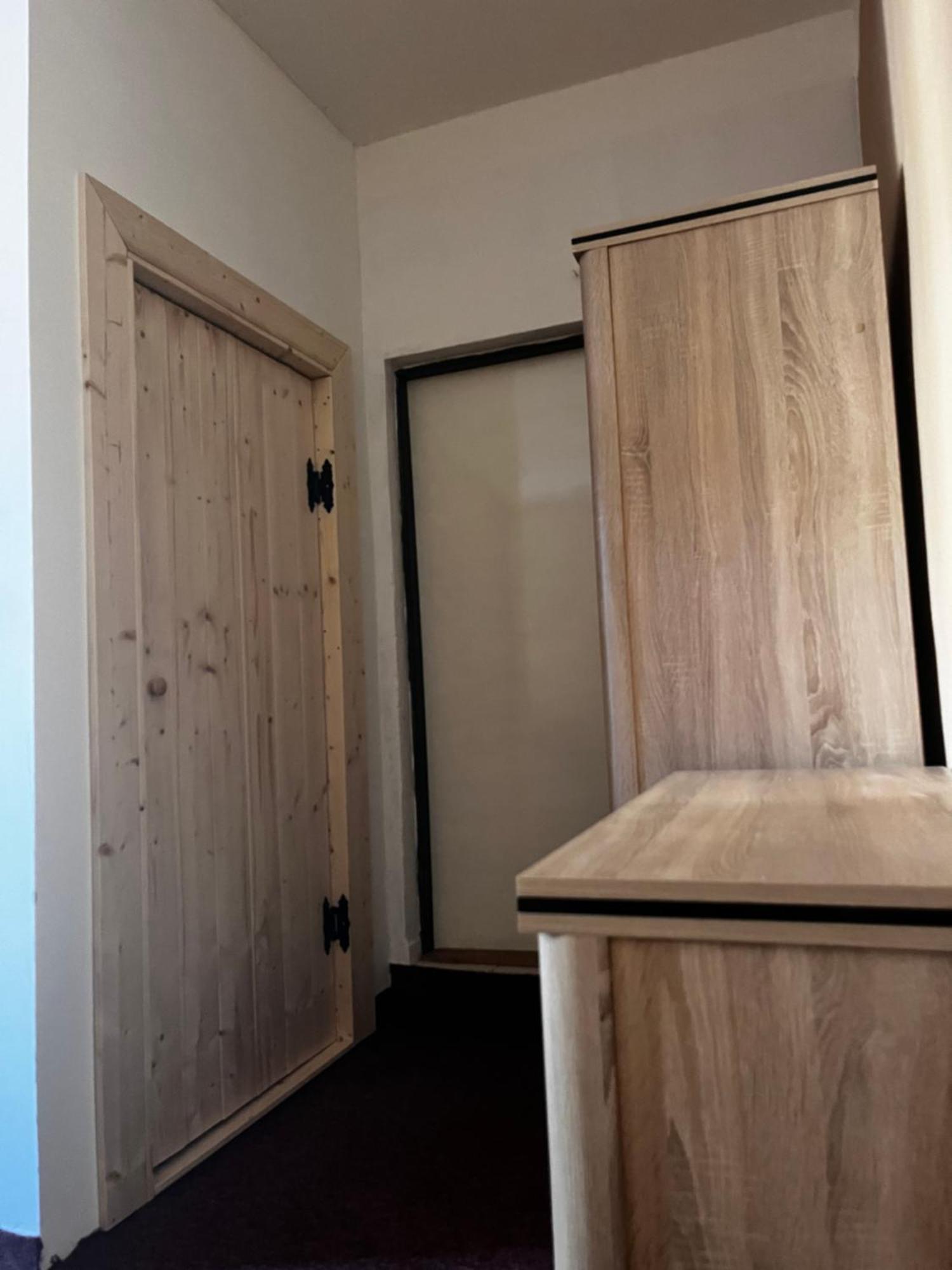 Restaurace A Penzion Vlci Jama Horní Blatná Exteriör bild