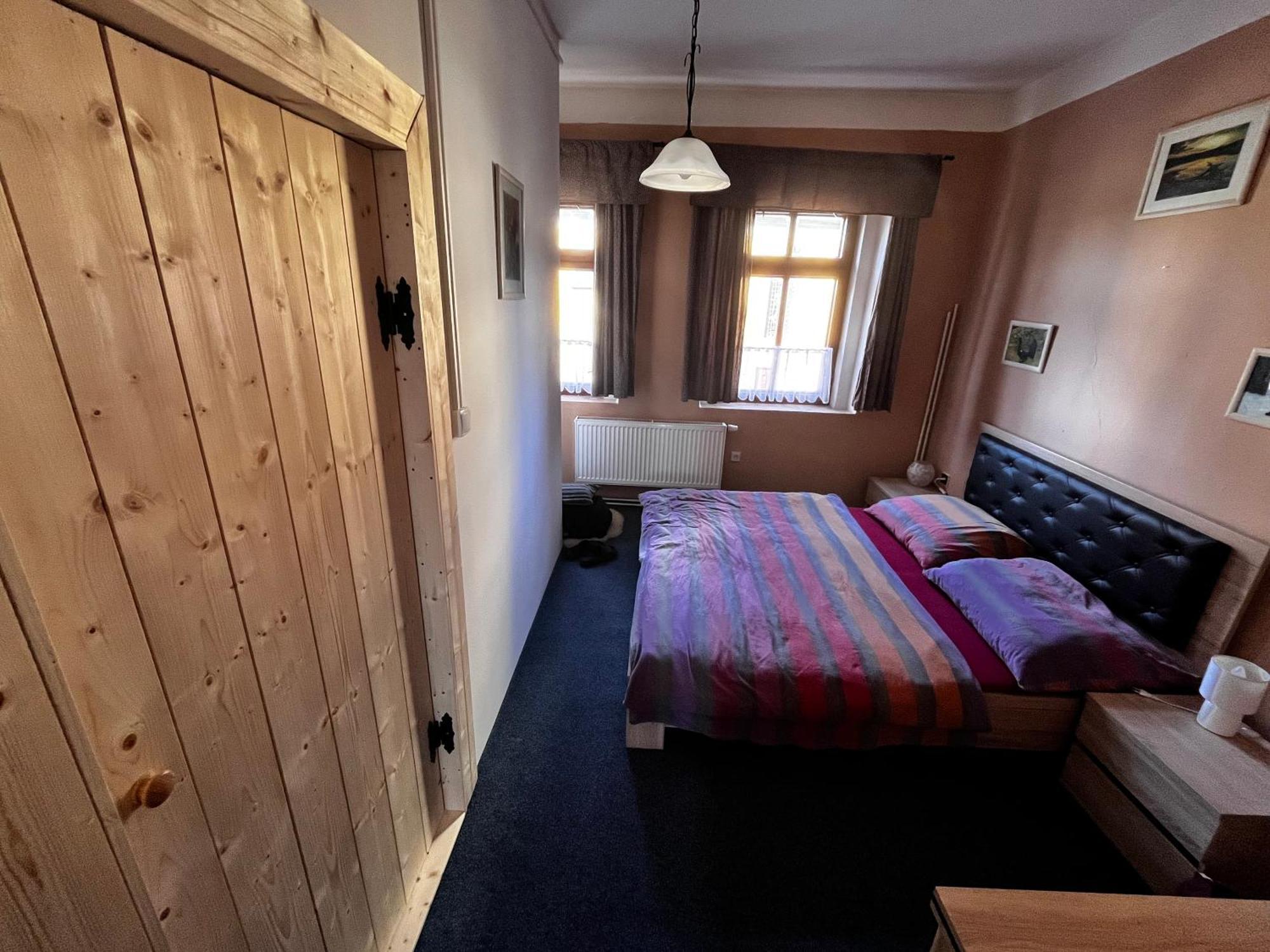 Restaurace A Penzion Vlci Jama Horní Blatná Exteriör bild